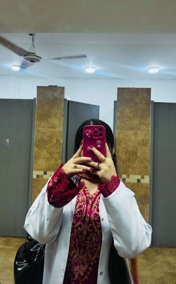 White coat aur maroon kurta